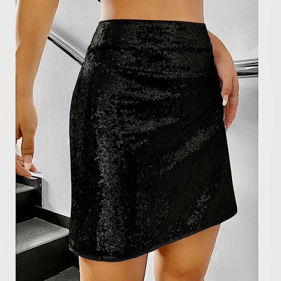 White House Black Market Sequin Skirt - Picture 15 of 15